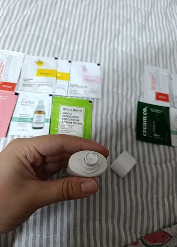 COSMED GÜNEŞ KREMİ TESTERLAR VE ENZİM PEELİNG HEDİYE - Görsel 4