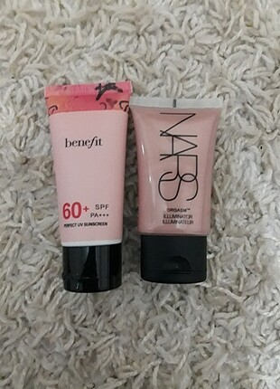 Nars aydınlatıcı ve benefit güneş kremi