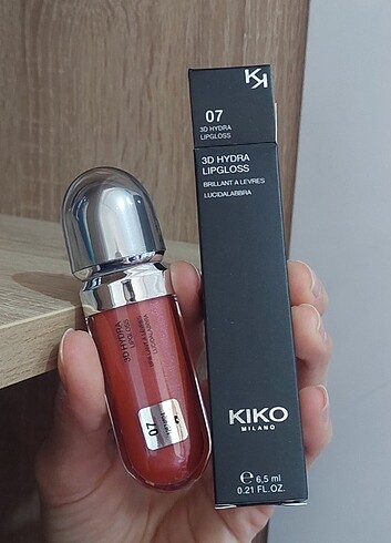 Kiko Kiko 3d hydra lipgloss