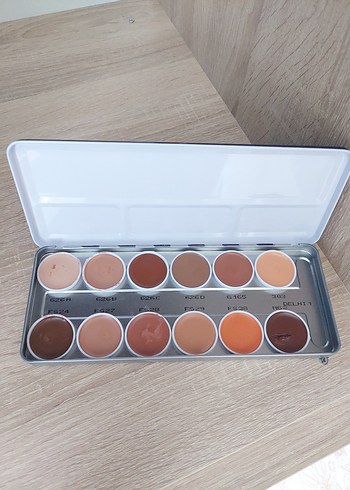 Kryolan Kryolan Supracolor 12li kapatıcı seti
