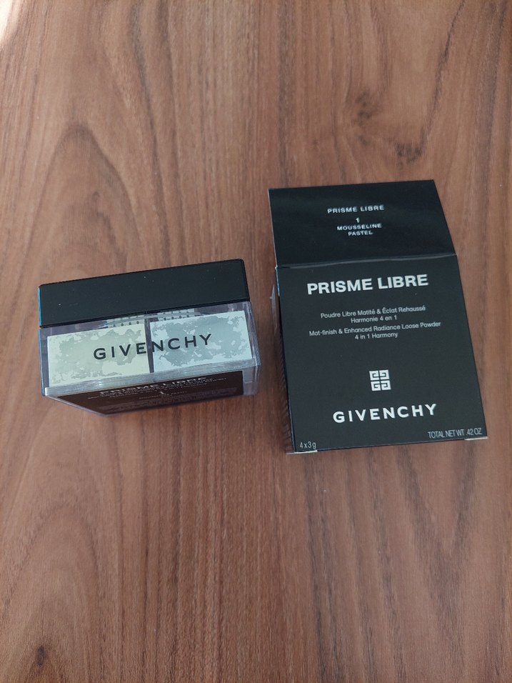 Givenchy Parlak Bej Prisme Libre Pudra - Görsel 2