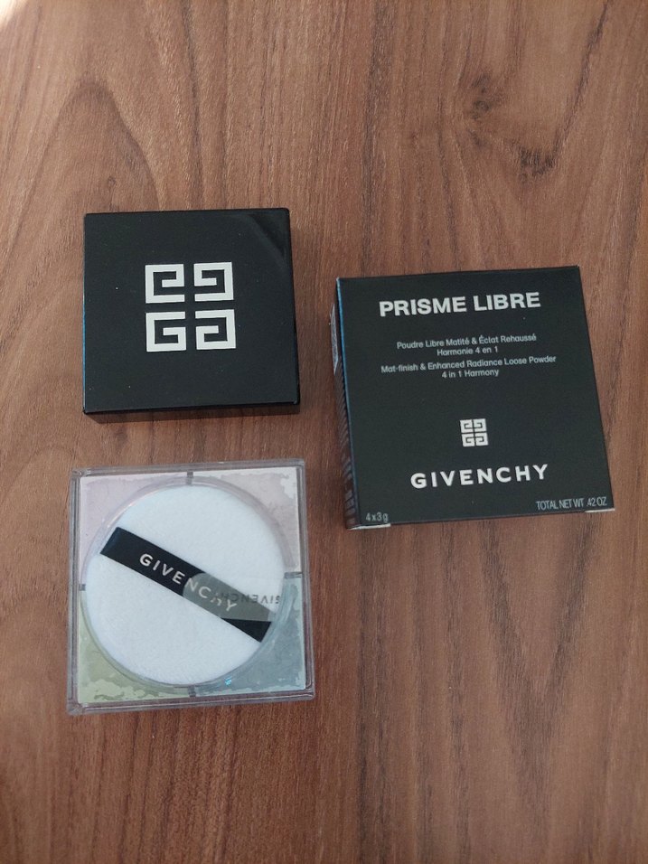Givenchy Parlak Bej Prisme Libre Pudra - Görsel 5