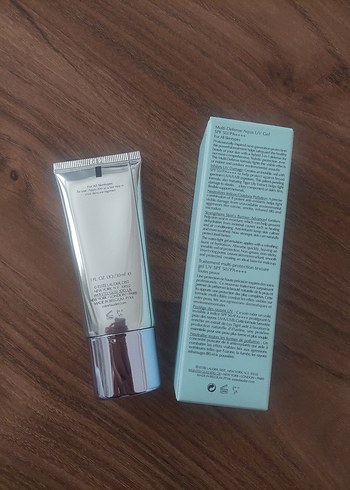 Estée Lauder Perfectonist Pro güneş kremi - Görsel 2