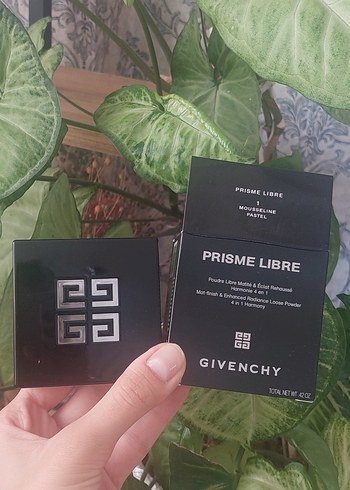 Givenchy Prisme Libre Parlak Bej Pudra