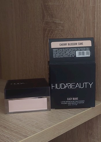 Huda Beauty Easy Bake Pudra - Cherry Blossom Cake