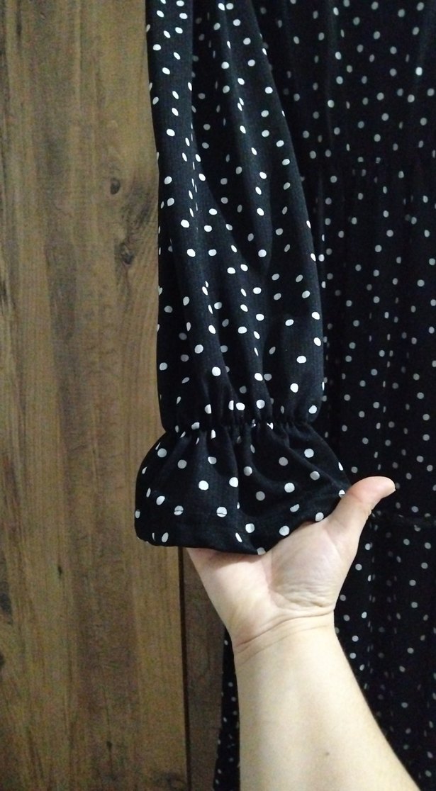 Siyah Puantiyeli Uzun Kollu Uzun Elbise - Görsel 3