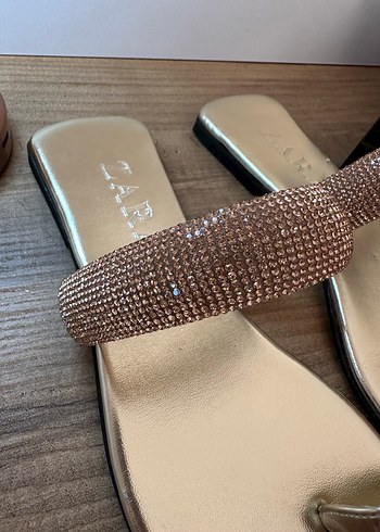 Altın Renkli Taşlı Topuklu Kadın Terlik - Görsel 5