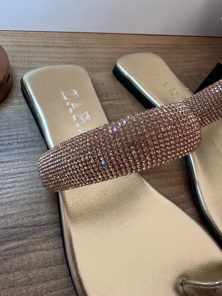 Altın Renkli Taşlı Topuklu Kadın Terlik - Görsel 5