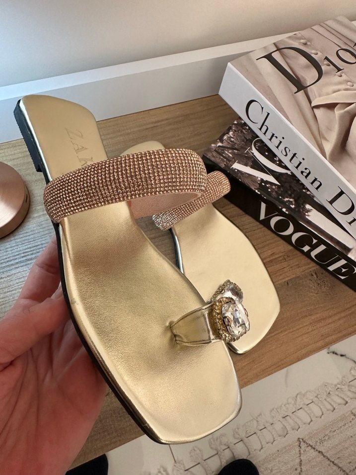 Altın Renkli Taşlı Topuklu Kadın Terlik - Görsel 2