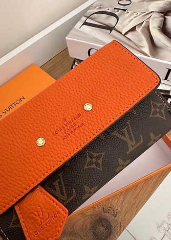 Louis Vuitton Kadın Kahverengi Deri Cüzdan - Görsel 2