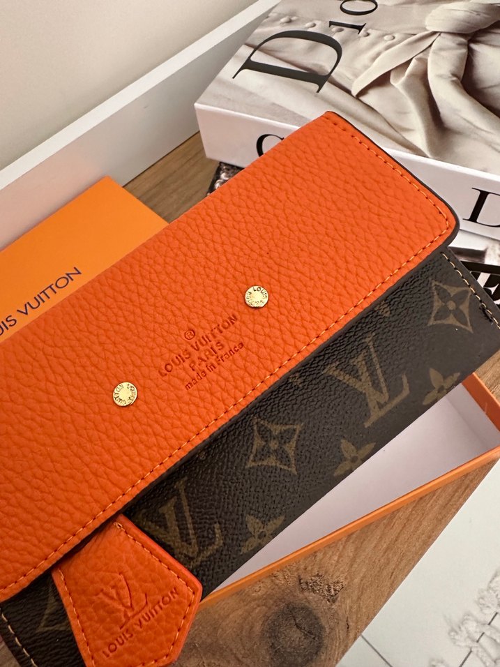 Louis Vuitton Kadın Kahverengi Deri Cüzdan - Görsel 2