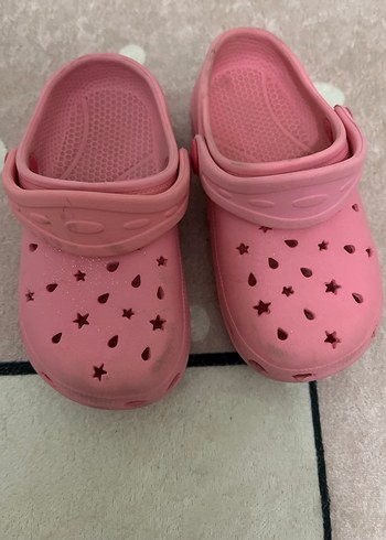 Kız Çocuk Pembe Tokalı Terlik