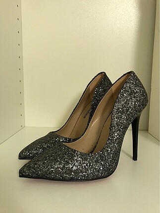 Füme Simli Stiletto