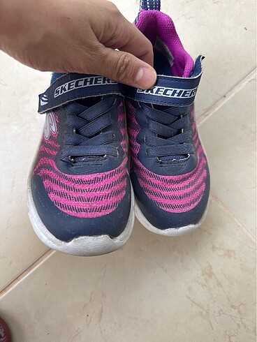 27 Beden Skechers ayakkabı