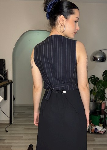 Düğmeli Siyah Çizgili V Yaka Kadın Yelek - Görsel 2