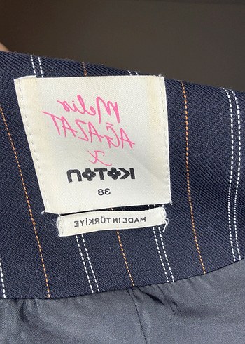 Düğmeli Siyah Çizgili V Yaka Kadın Yelek - Görsel 3