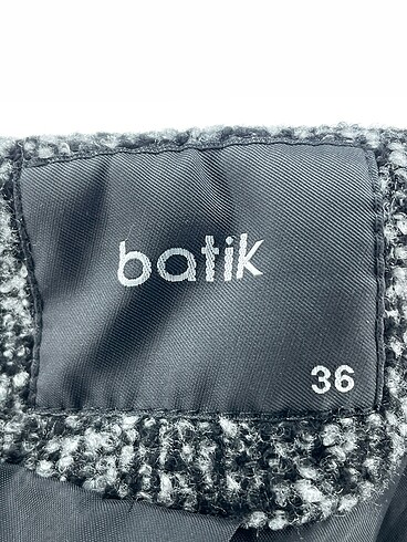 36 Beden çeşitli Renk Batik Kaban %70 İndirimli.