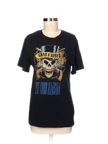 H&M T-shirt %70 İndirimli.