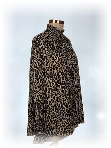 H&M H&M Bluz %70 İndirimli.