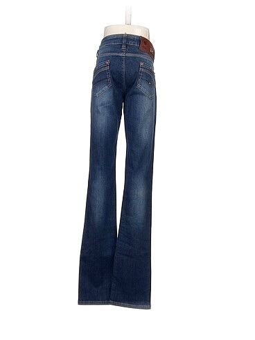 29 Beden Tommy Hilfiger Jean / Kot %70 İndirimli.