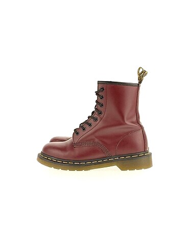 Dr. Martens Bot %70 İndirimli.
