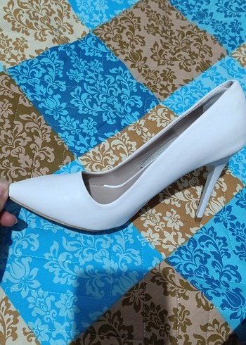 Beyaz Rugan Stiletto Topuklu Kadın Ayakkabı