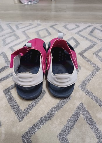 33 Beden Nike Kız Çocuk Pembe Cırtlı Terlik