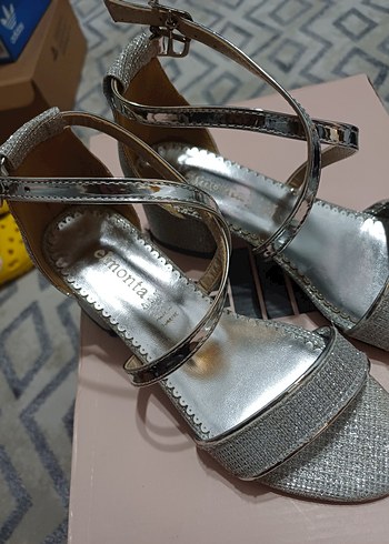 kız çocuk gümüş kısa topuklu ayakkabı - Görsel 2