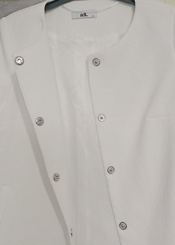 Düğmeli Beyaz Midi Kadın Kaban - Görsel 3