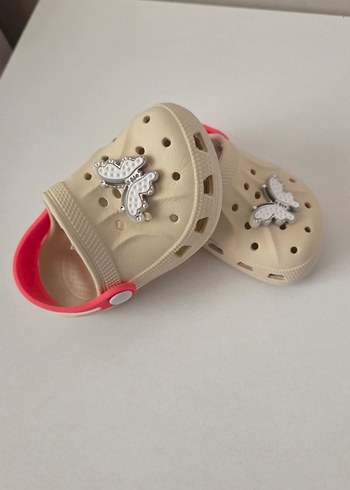 Kız Çocuk Bej Crocs Kelebekli Terlik - Görsel 3
