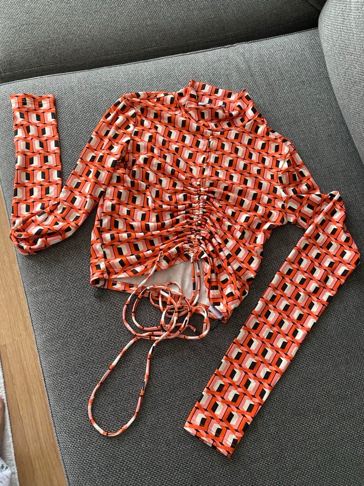 Bershka Çok Renkli Desenli Mini Bluz - Görsel 2