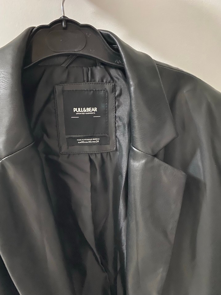 Kadın Siyah Deri Düğmeli Ceket - Görsel 4