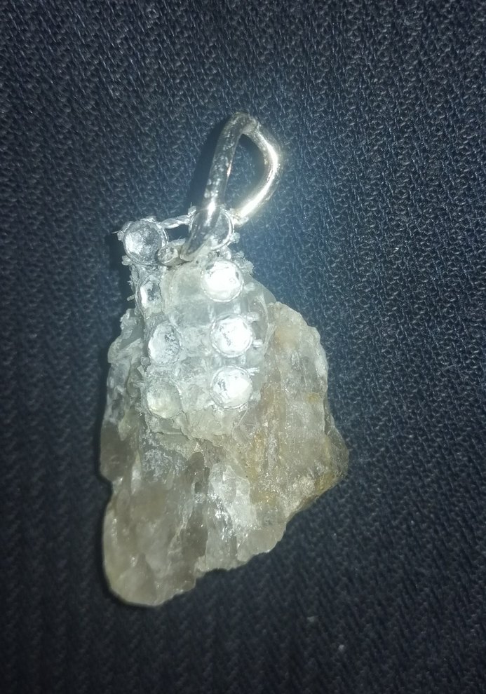 Pul Payetli Yılan Desenli Bej Kolye Ucu - Görsel 2