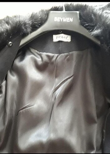 H&M Fe&er kaliteli kaşe,kalın saten astarlı harika manto. 