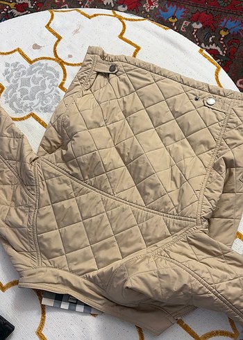 Bej Düğmeli Burberry çocuk mont - Görsel 4