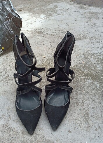 36 Beden siyah Renk İnce topuklu ayakkabı 