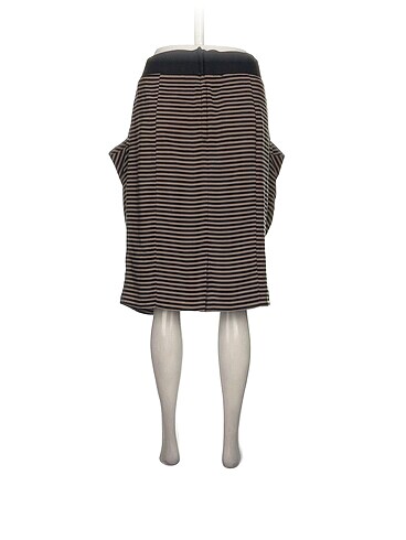 40 Beden H&M Mini Etek %70 İndirimli.