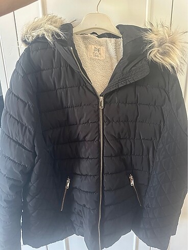 52 Beden DeFacto büyük beden mont (3 XL 115 kg )