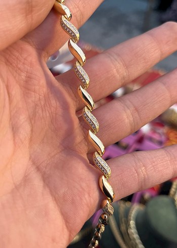 Zincir Detaylı Altın Renk Bileklik xupinf - Görsel 2