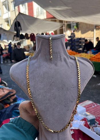 Uzun Zincir Detaylı Altın Renkli Yılan Desenli Kadın Kolye - Görsel 2