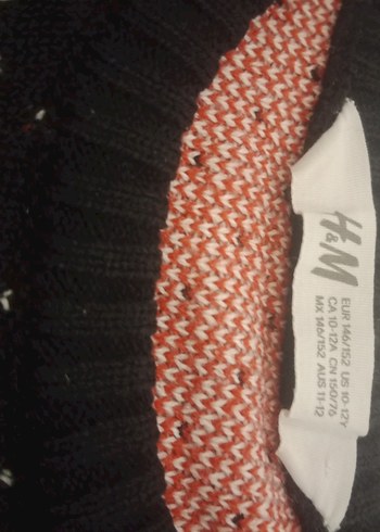 H&M yılbaşı temal kazak 10 11 yaş dır hiçbir yerinde yıpranma yoktur