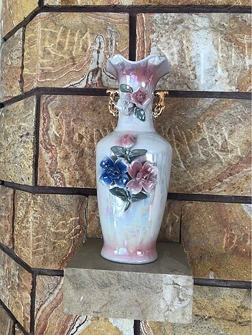 Çiçek Detaylı Vazo