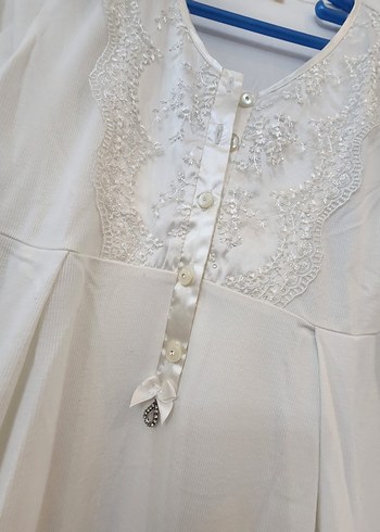 Uzun Kollu Beyaz Nakışlı Hamile Gecelik - Görsel 2