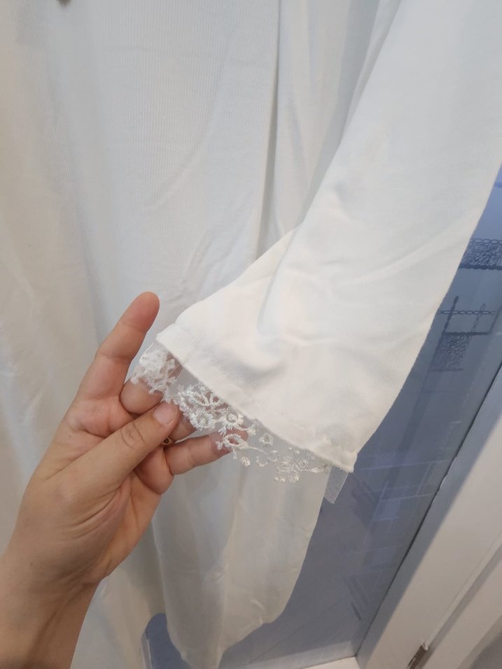 Uzun Kollu Beyaz Nakışlı Hamile Gecelik - Görsel 3