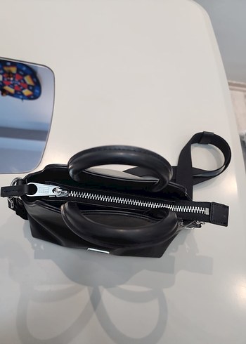 Tommy Hilfiger Siyah Deri Minimalist Kadın Çanta - Görsel 7