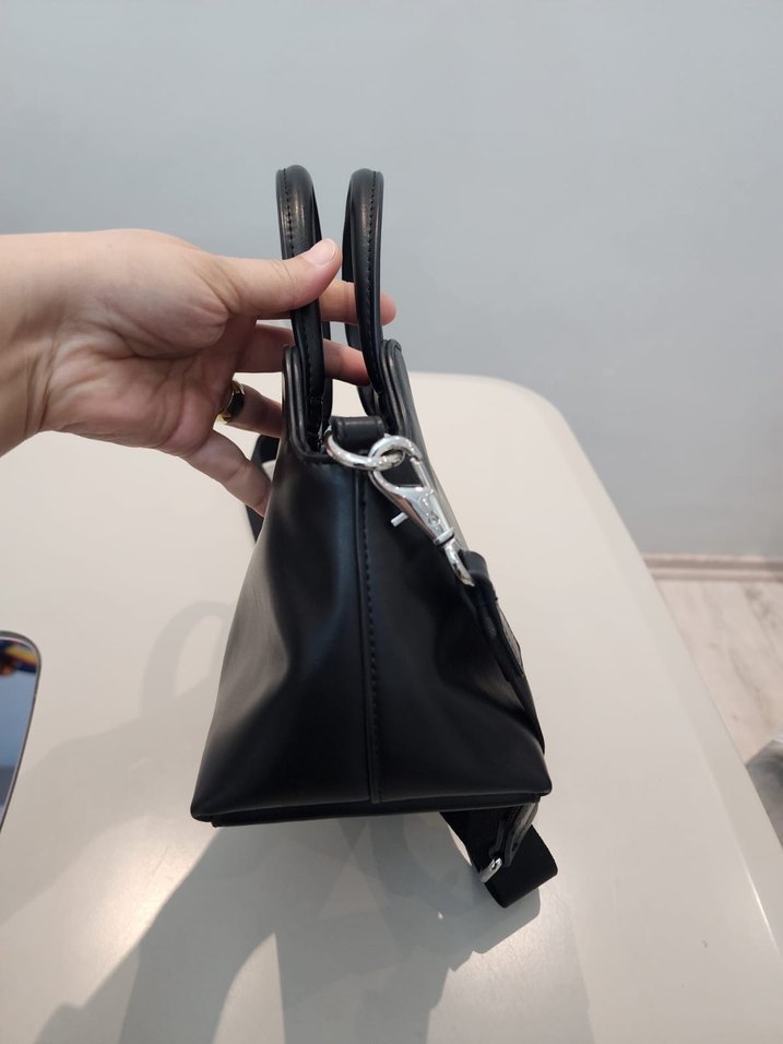 Tommy Hilfiger Siyah Deri Minimalist Kadın Çanta - Görsel 3