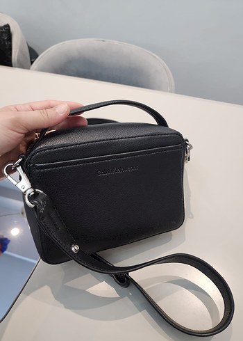 Calvin Clain Kadın Siyah Deri Çapraz Askılı Çanta - Görsel 4