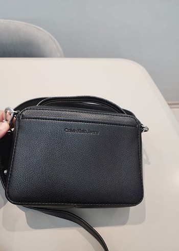 Calvin Clain Kadın Siyah Deri Çapraz Askılı Çanta - Görsel 2