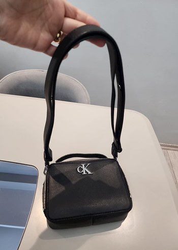 Calvin Clain Kadın Siyah Deri Çapraz Askılı Çanta - Görsel 6