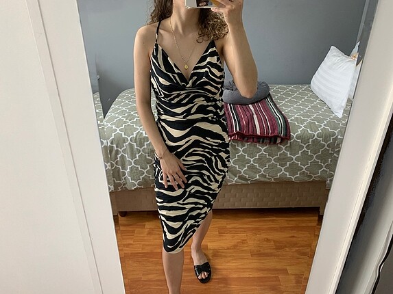 Zebra desenli elbise